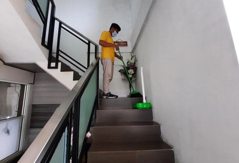 فندق Rumah Singgah Griya H47