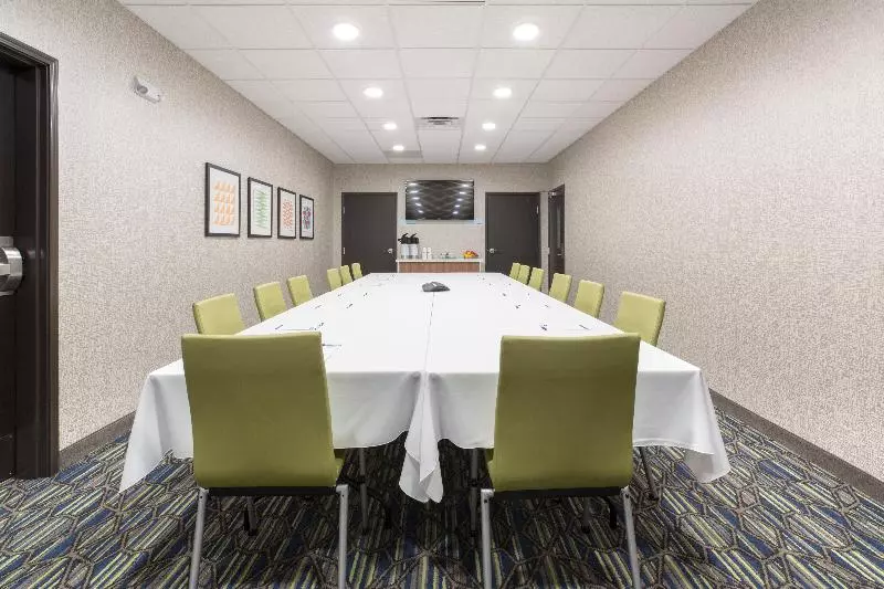 ホテル Holiday Inn Express & Suites   Rapid City   Rushmore South, An Ihg