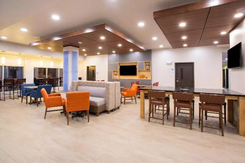 ホテル Holiday Inn Express & Suites   Rapid City   Rushmore South, An Ihg