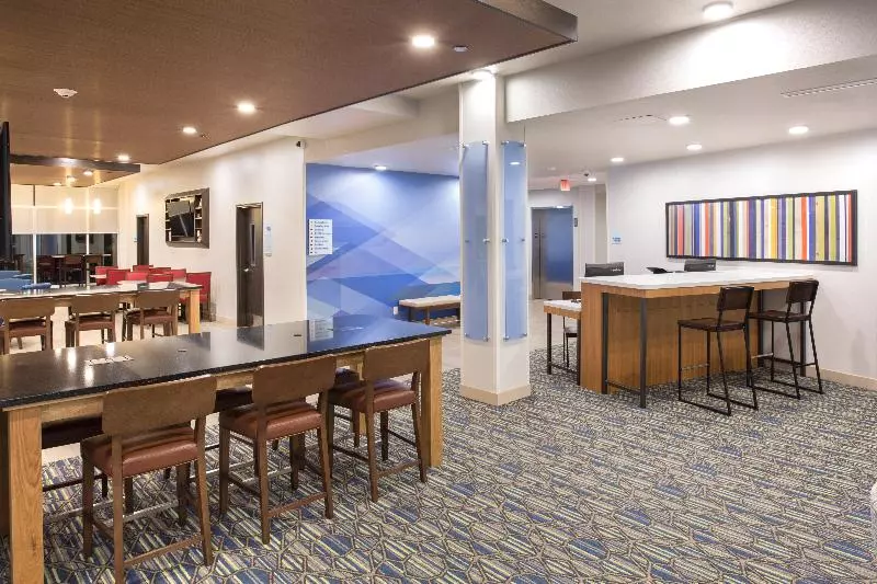 ホテル Holiday Inn Express & Suites   Rapid City   Rushmore South, An Ihg