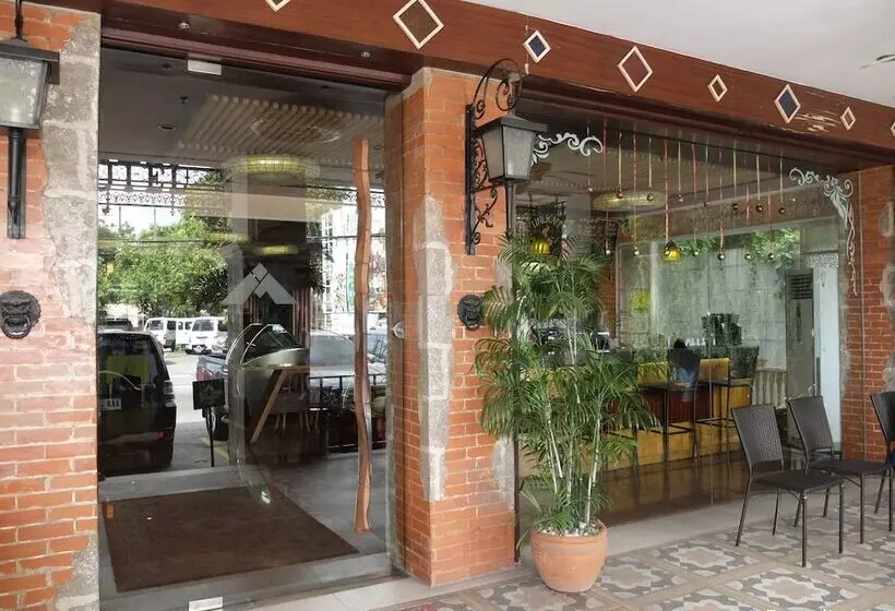 Hotelli Imerex Plaza