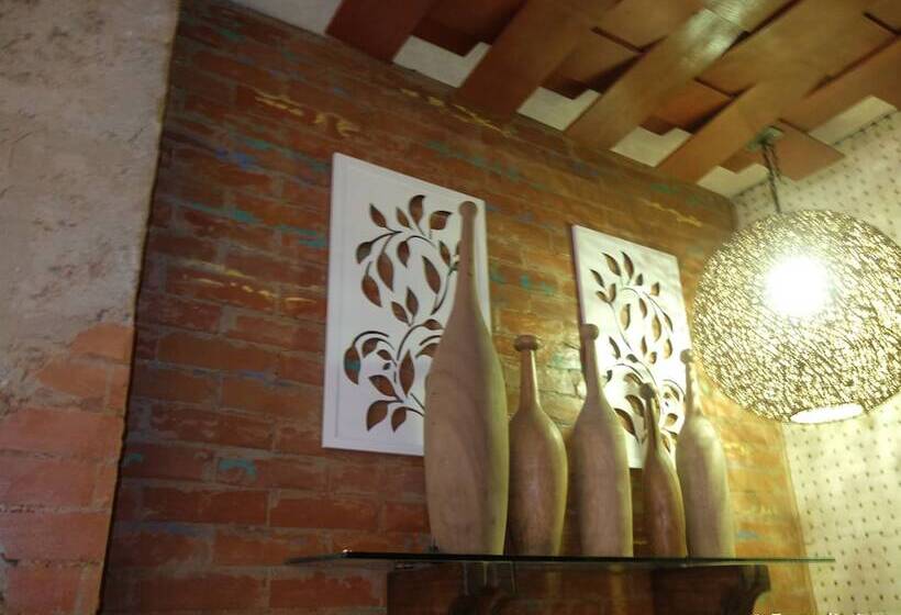 בית מלון כפרי Imerex Plaza