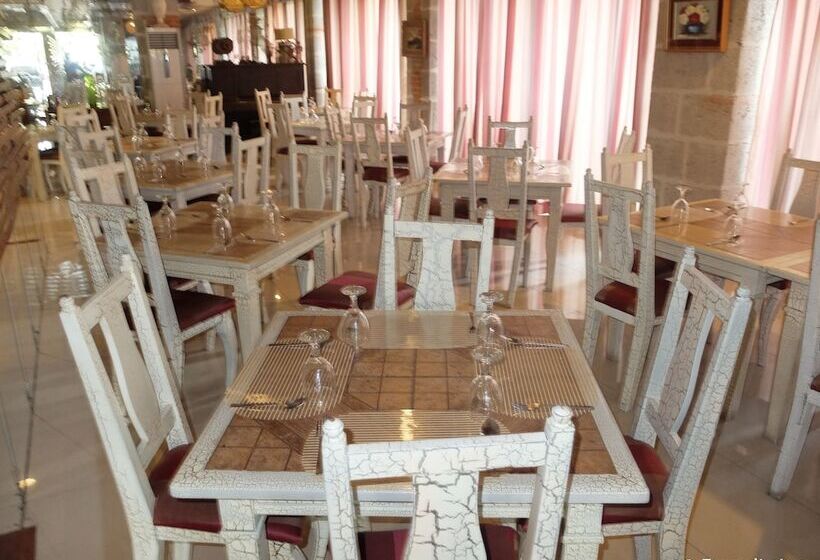 בית מלון כפרי Imerex Plaza