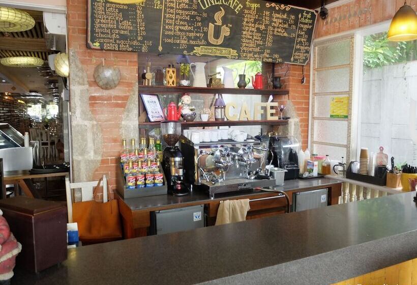 בית מלון כפרי Imerex Plaza