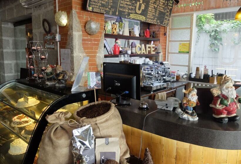 בית מלון כפרי Imerex Plaza