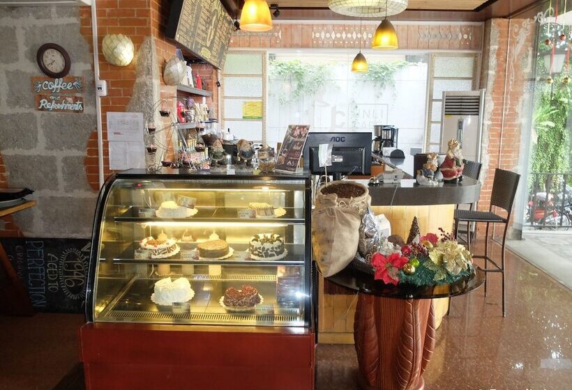 בית מלון כפרי Imerex Plaza