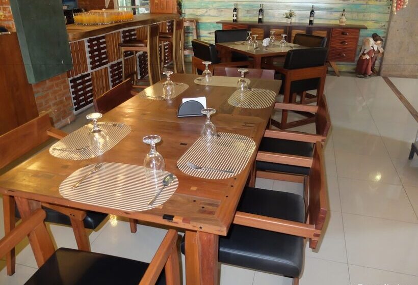 בית מלון כפרי Imerex Plaza