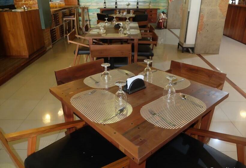 בית מלון כפרי Imerex Plaza