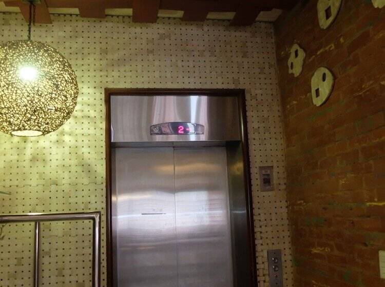 בית מלון כפרי Imerex Plaza