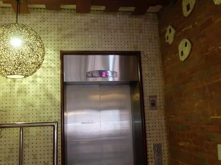 Hotelli Imerex Plaza