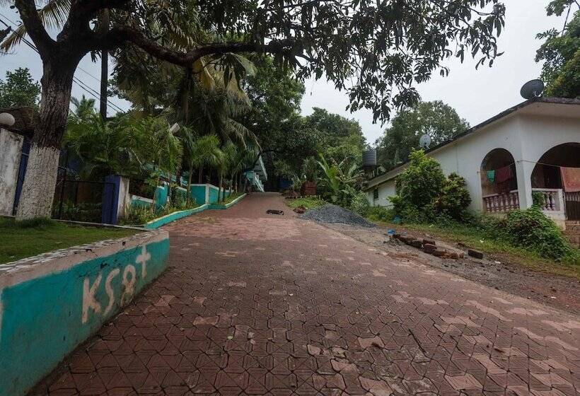 Hotell Oyo Stayout For Partying At Club Cabana