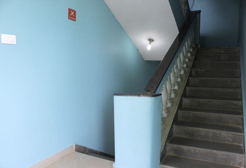 Hotell Oyo Stayout For Partying At Club Cabana