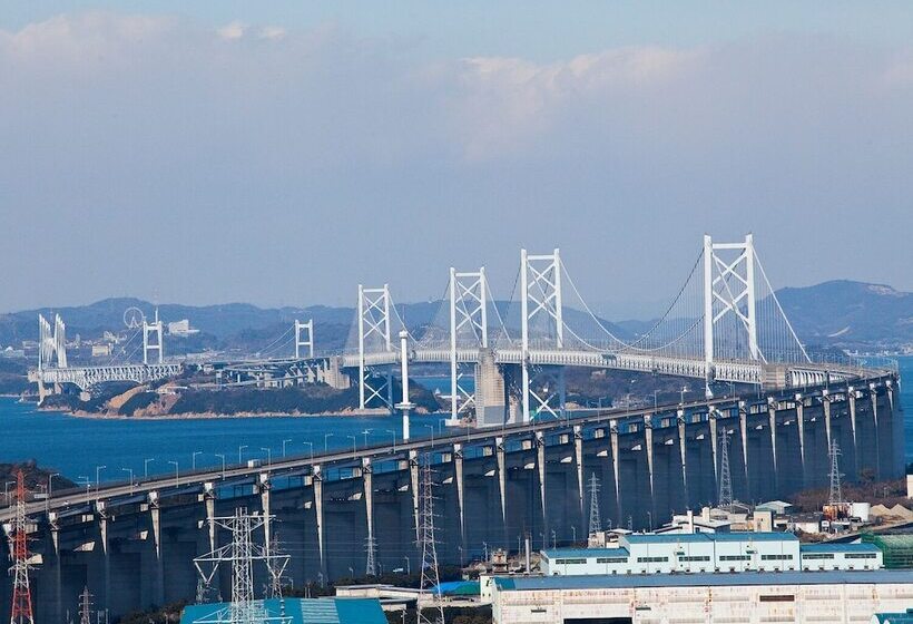 בית מלון כפרי Sakaide Grand