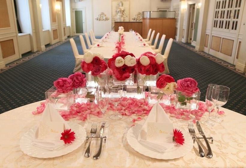 בית מלון כפרי Sakaide Grand