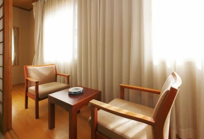 בית מלון כפרי Sakaide Grand