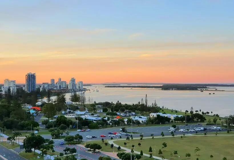 Palmerston Tower On Southport Broadwater