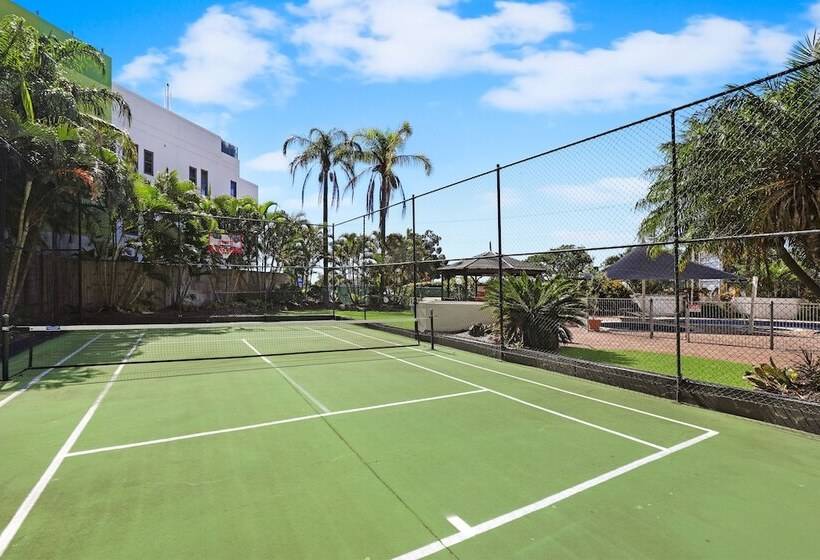 Palmerston Tower On Southport Broadwater