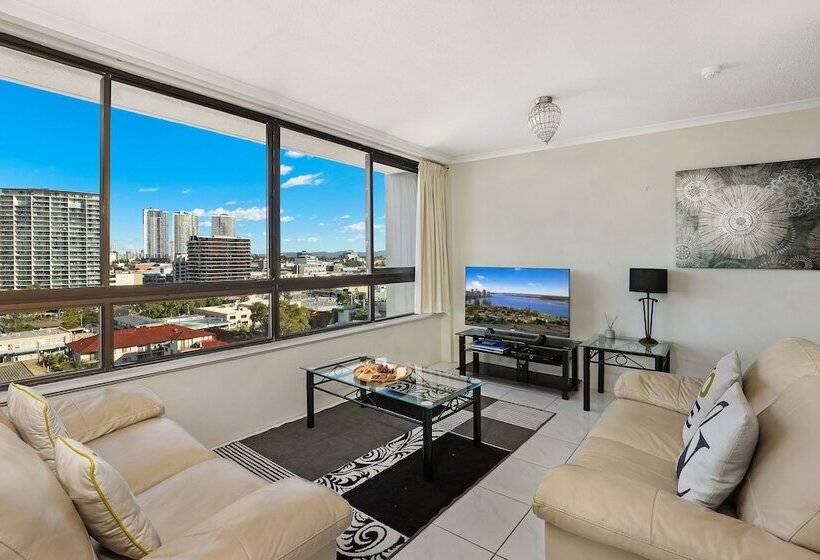 Palmerston Tower On Southport Broadwater