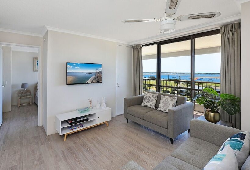 Palmerston Tower On Southport Broadwater