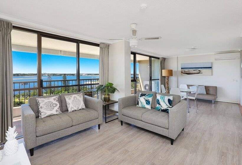 Palmerston Tower On Southport Broadwater