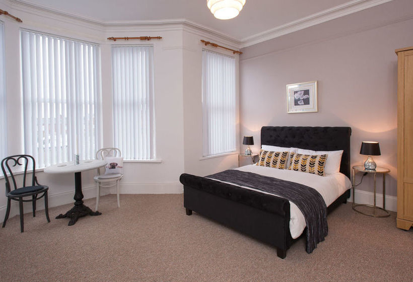 פנסיון Titanic Guest