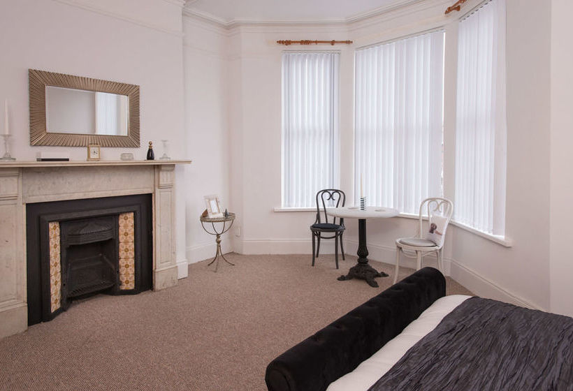 פנסיון Titanic Guest