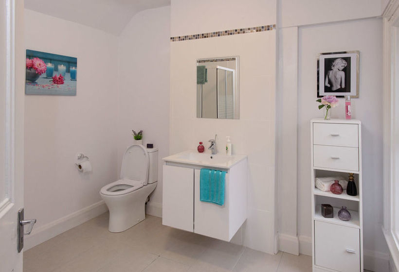 פנסיון Titanic Guest