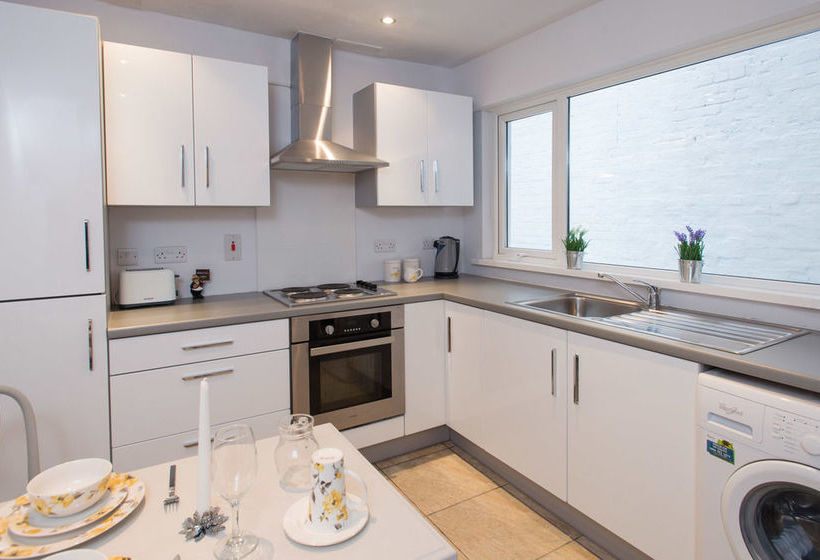 פנסיון Titanic Guest