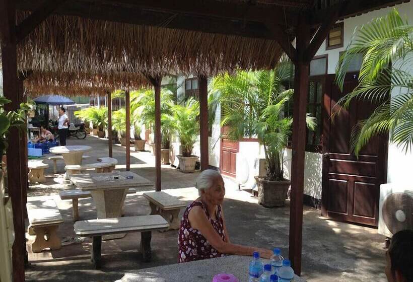 بنسيون Villa Sisavad Guesthouse