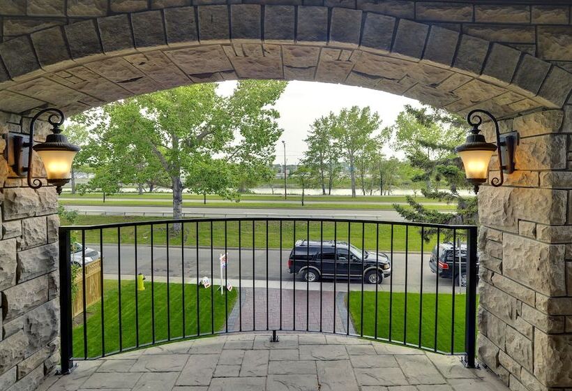 پانسیون Westmount River Inn