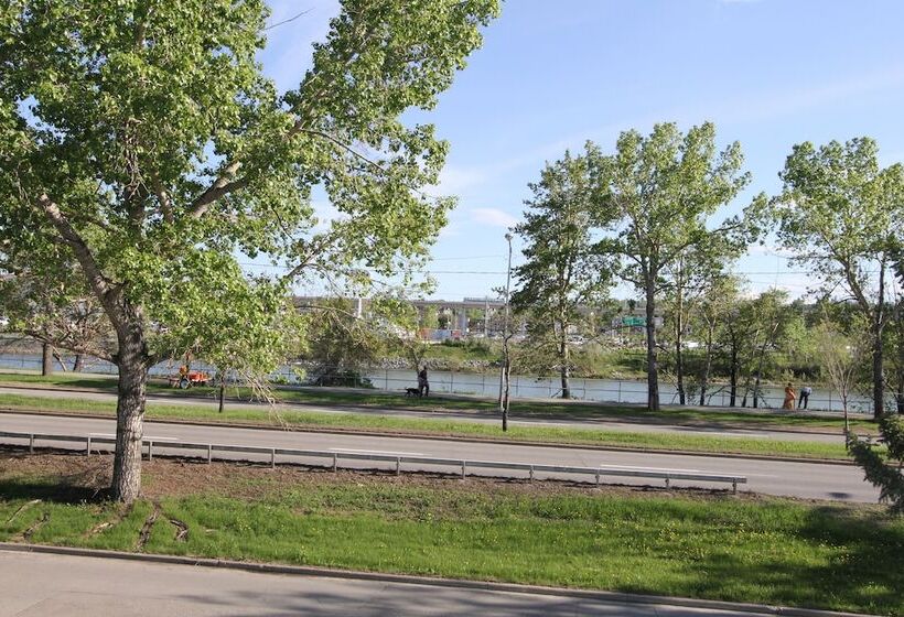 پانسیون Westmount River Inn