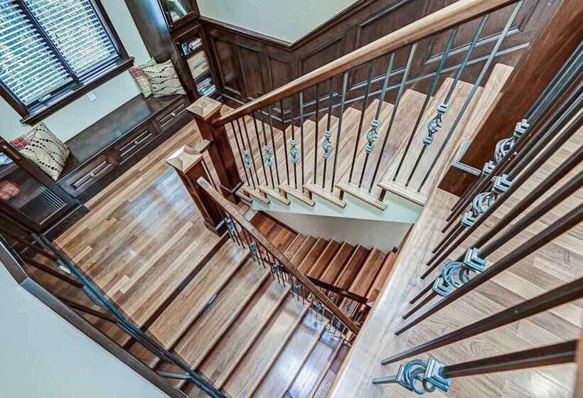 پانسیون Westmount River Inn