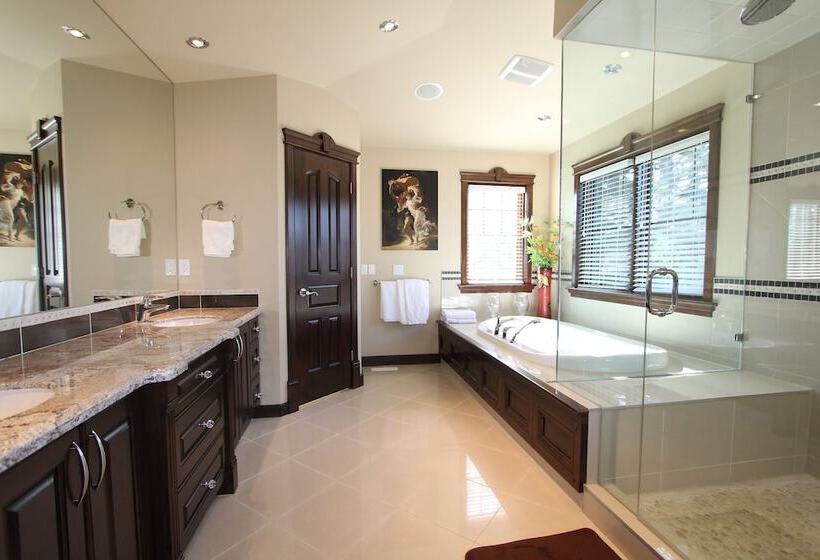 پانسیون Westmount River Inn