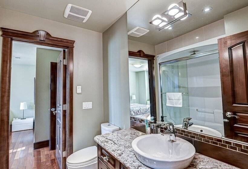 پانسیون Westmount River Inn