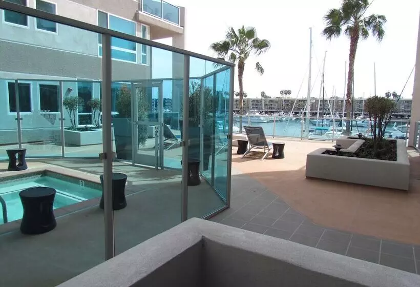 Romantic Studio With Bay View