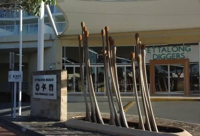 Base Holidays   Ettalong Beach Premium Apartments