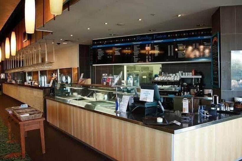 Base Holidays   Ettalong Beach Premium Apartments