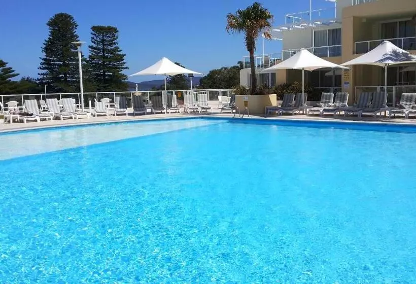 Base Holidays Ettalong Beach Premium Apartments