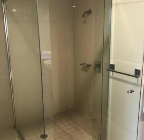 Base Holidays   Ettalong Beach Premium Apartments