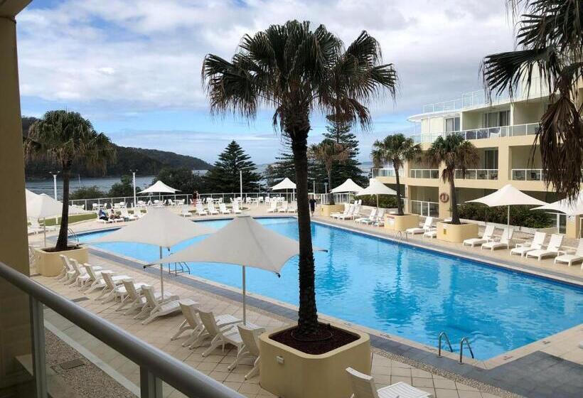 Base Holidays   Ettalong Beach Premium Apartments
