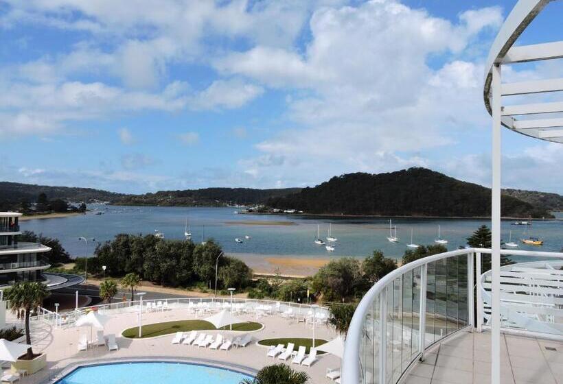 Base Holidays   Ettalong Beach Premium Apartments