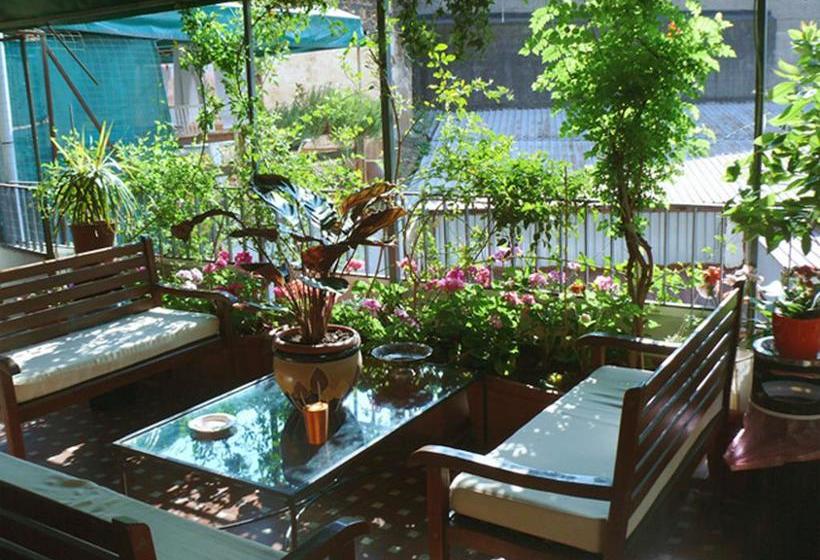 تختخواب و صبحانه Crispi Rooms