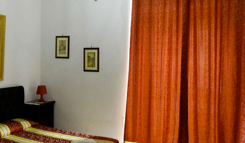 تختخواب و صبحانه Crispi Rooms