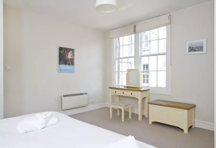 Destiny Scotland - Rose Street Flats