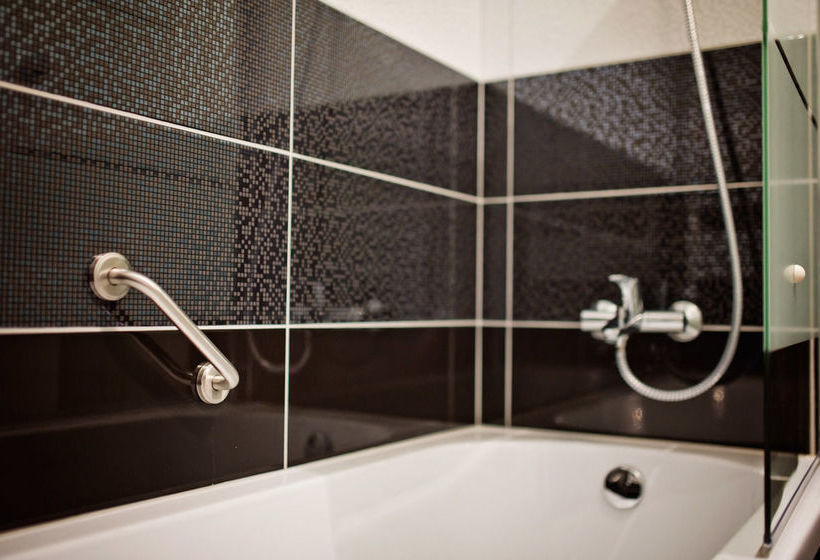 Very Berry Orzeszkowej 16 Mtp Apartment, Parking, Check In 24h