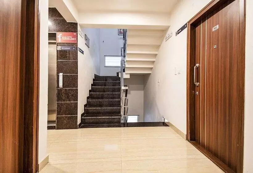 Fabhotel Oakwoods Serai