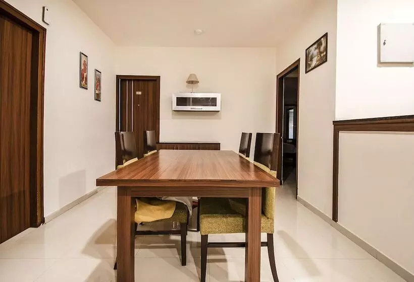 Fabhotel Oakwoods Serai