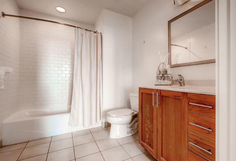 Global Luxury Suites At West End