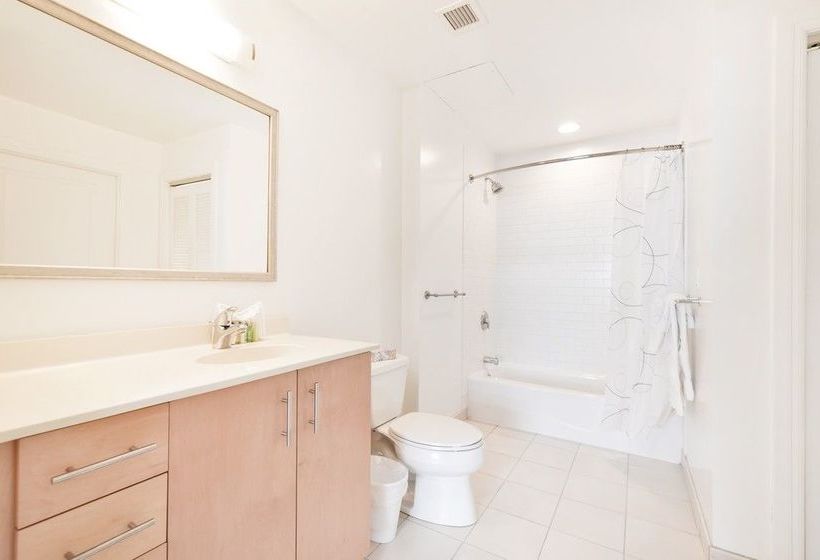 Global Luxury Suites At West End