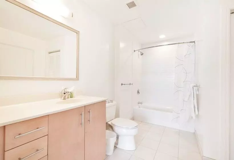 Global Luxury Suites At West End